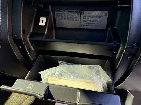 Used 2017 GMC Sierra 1500 SLE w/ SLE Value Package image 36