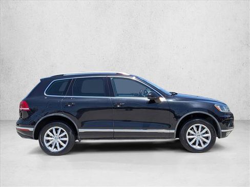 Used 2015 Volkswagen Touareg Sport AWD/4WD image 4