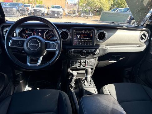 Used 2021 Jeep Wrangler Unlimited Sahara image 5