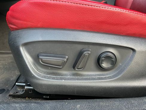 Used 2020 Toyota Camry XSE image 16