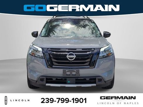 Used 2024 Nissan Pathfinder Platinum AWD/4WD image 3
