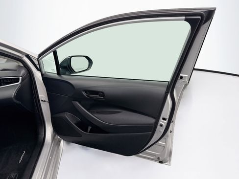 Used 2023 Toyota Corolla LE FWD image 31