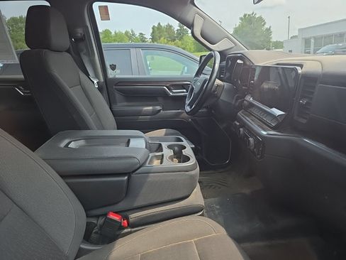 Used 2024 Chevrolet Silverado 1500 LT AWD/4WD image 7