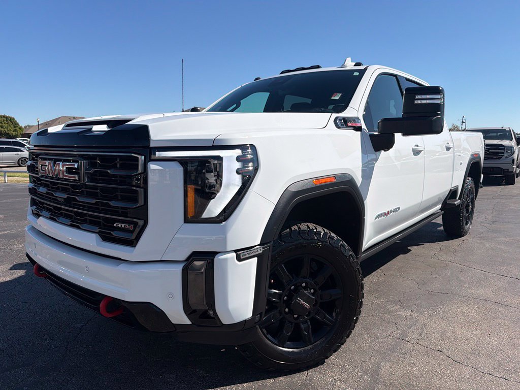 Used 2024 GMC Sierra 2500 AT4 w/ AT4 Premium Plus Package AWD/4WD image 2