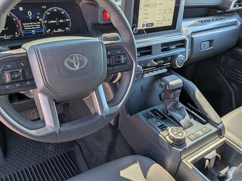Used 2025 Toyota Tacoma TRD Off-Road AWD/4WD image 10