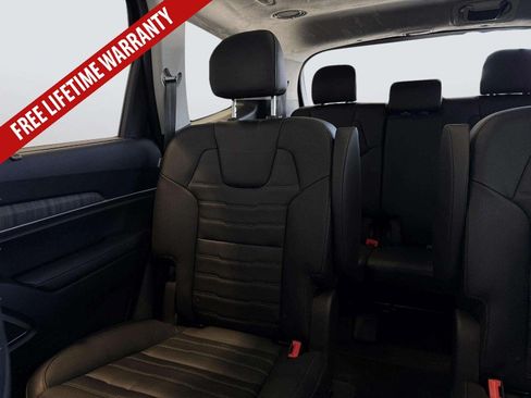 Used 2023 Kia Telluride AWD image 33
