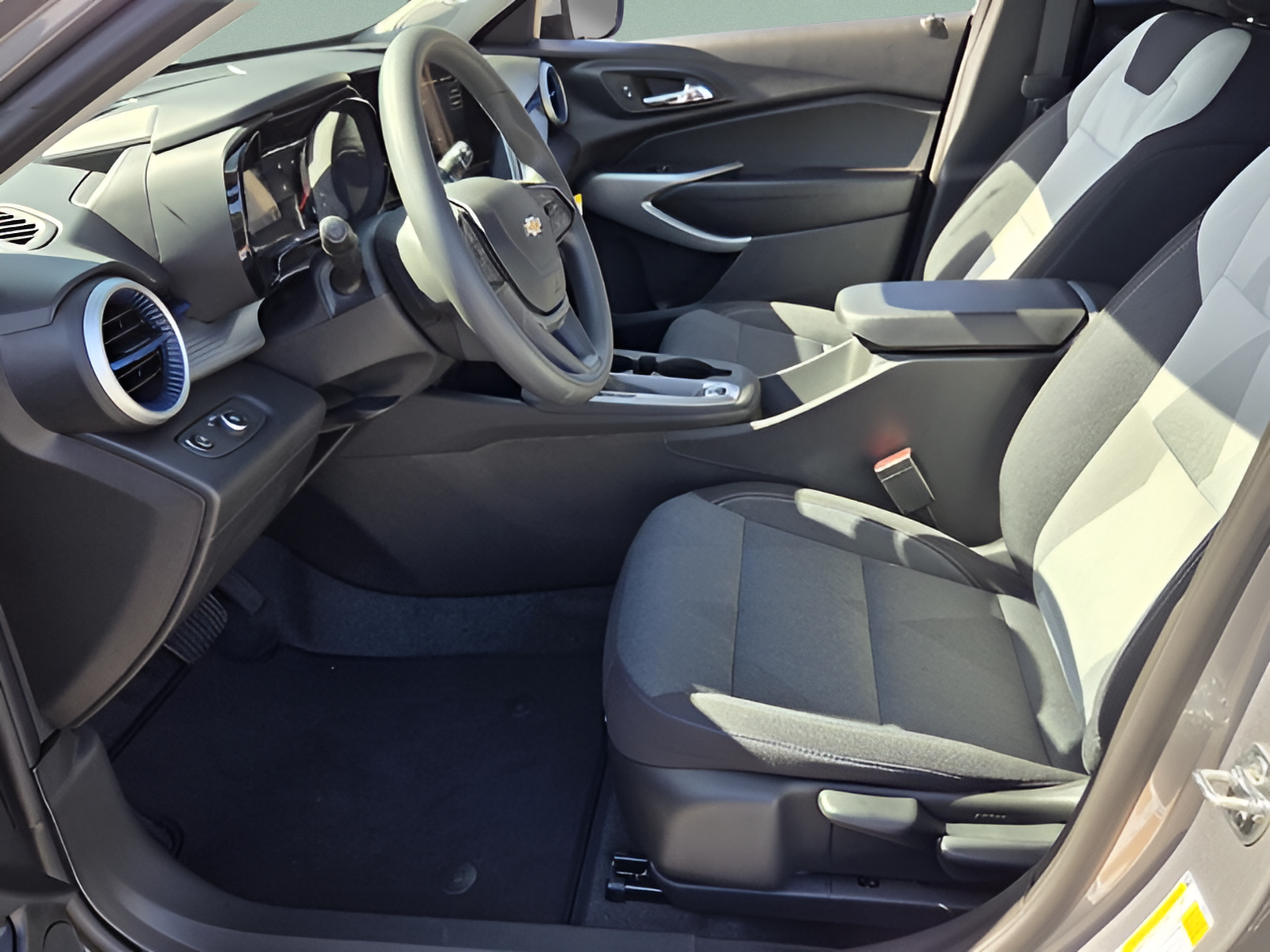New 2026 Chevrolet Trax LS w/ LS Convenience Package FWD image 10