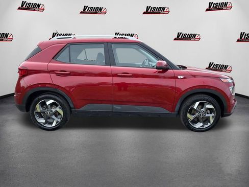 Used 2024 Hyundai Venue SEL FWD image 6