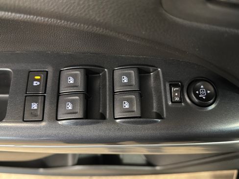 Used 2022 Chevrolet Colorado ZR2 w/ ZR2 Midnight Special Edition AWD/4WD image 16
