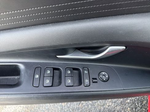 Used 2023 Hyundai Elantra SEL image 16