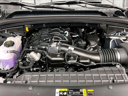 New 2025 Jeep Grand Cherokee L Limited image 18