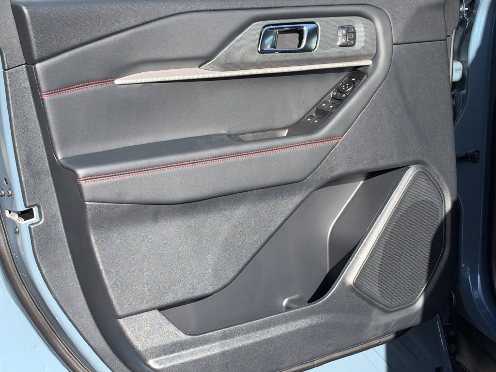 New 2027 Ford Explorer ST-Line w/ Premium Package RWD image 19