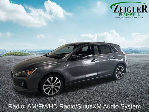 Used 2018 Hyundai Elantra GT FWD image 3