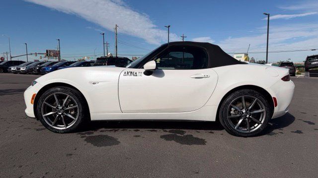 Used 2023 MAZDA MX-5 Miata Grand Touring RWD image 6