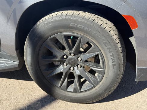 Used 2021 Chevrolet Tahoe Premier w/ Premium Package image 5