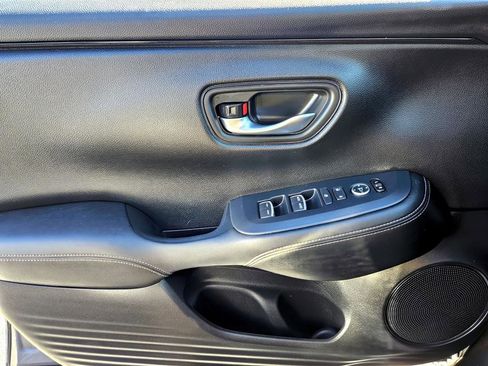 Used 2024 Honda HR-V EX-L image 30