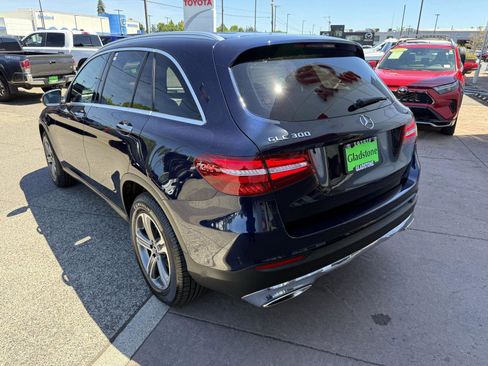 Used 2019 Mercedes-Benz GLC 300 4MATIC image 4