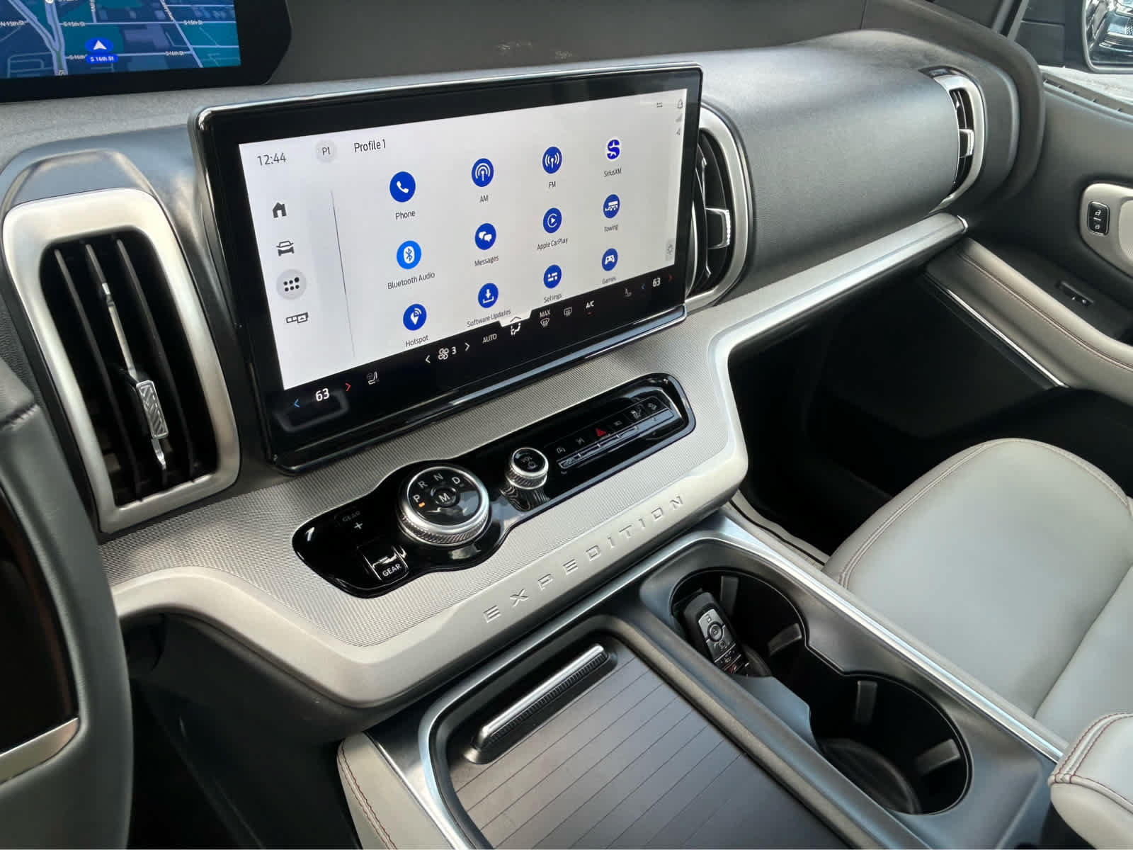 Certified 2025 Ford Expedition Active AWD/4WD image 45