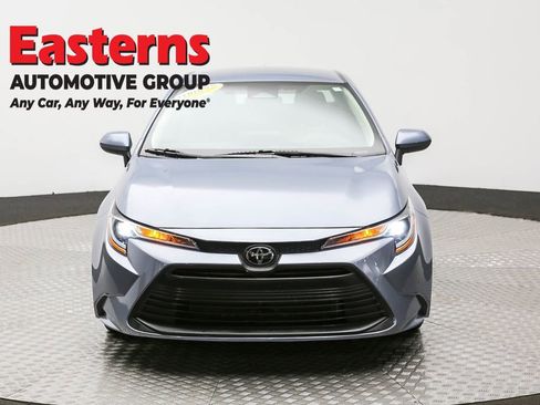 Used 2024 Toyota Corolla LE FWD image 2