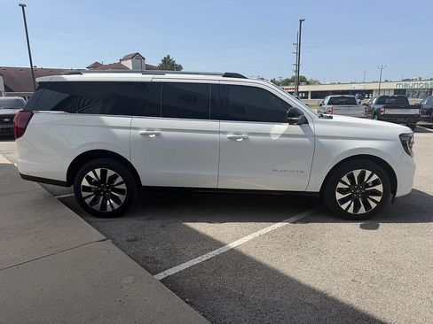 Used 2025 Ford Expedition Max Platinum w/ Driver's Package AWD/4WD image 7