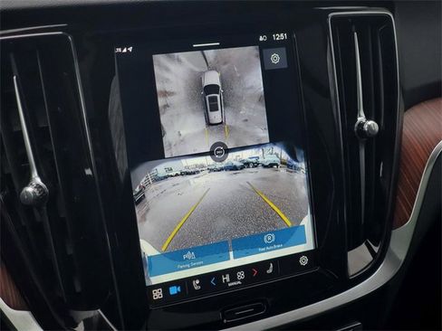 Certified 2025 Volvo V60 B5 Cross Country Plus image 23