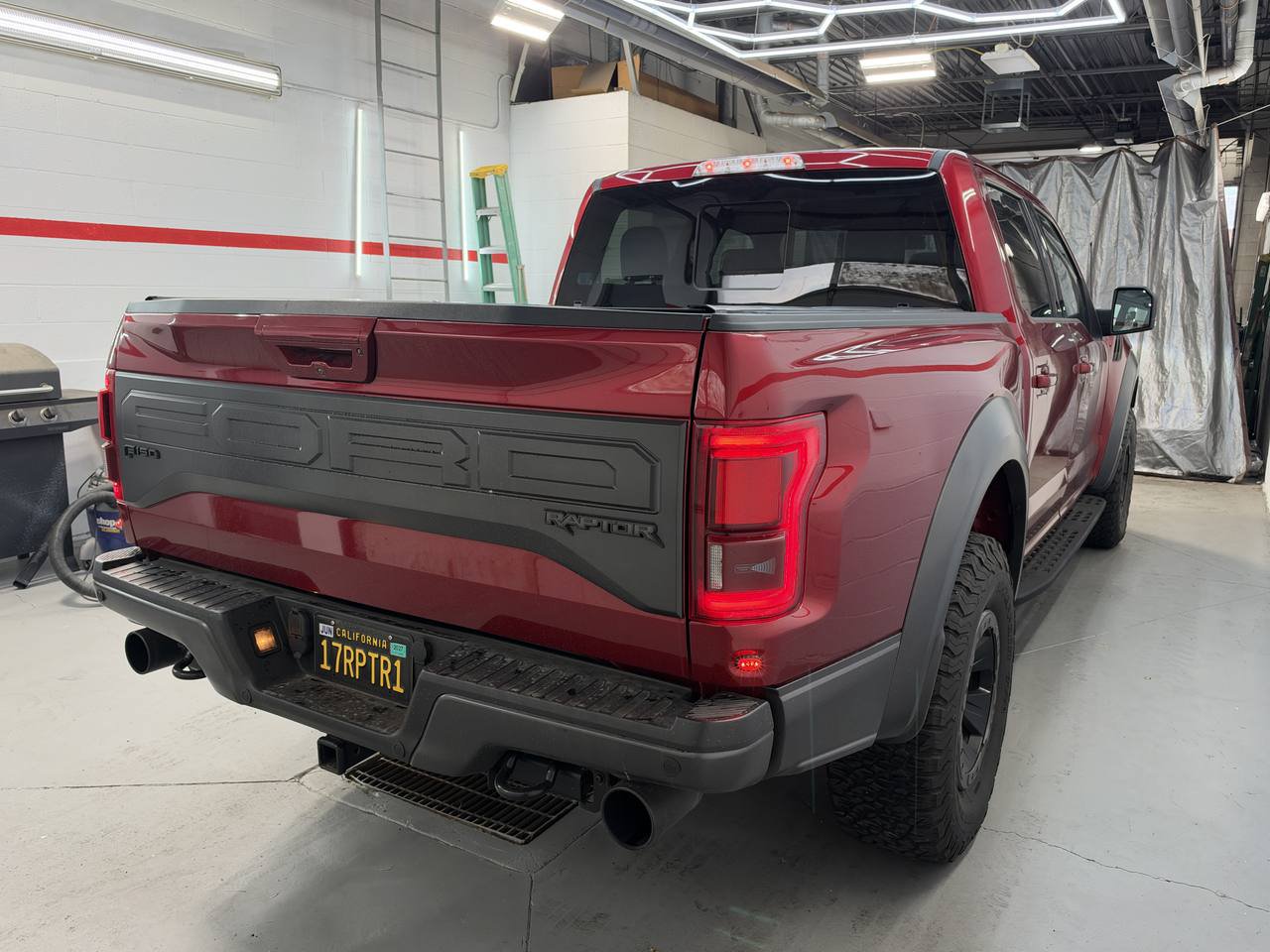 Used 2017 Ford F150 Raptor w/ Equipment Group 802A Luxury AWD/4WD image 12