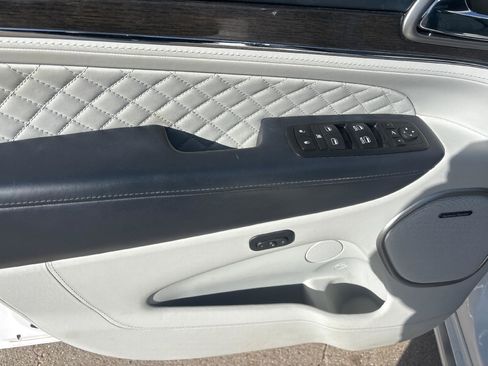 Used 2017 Jeep Grand Cherokee Summit image 13