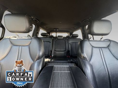 Certified 2024 Jeep Wagoneer L Series III w/ Flexible Seating Group AWD/4WD image 2