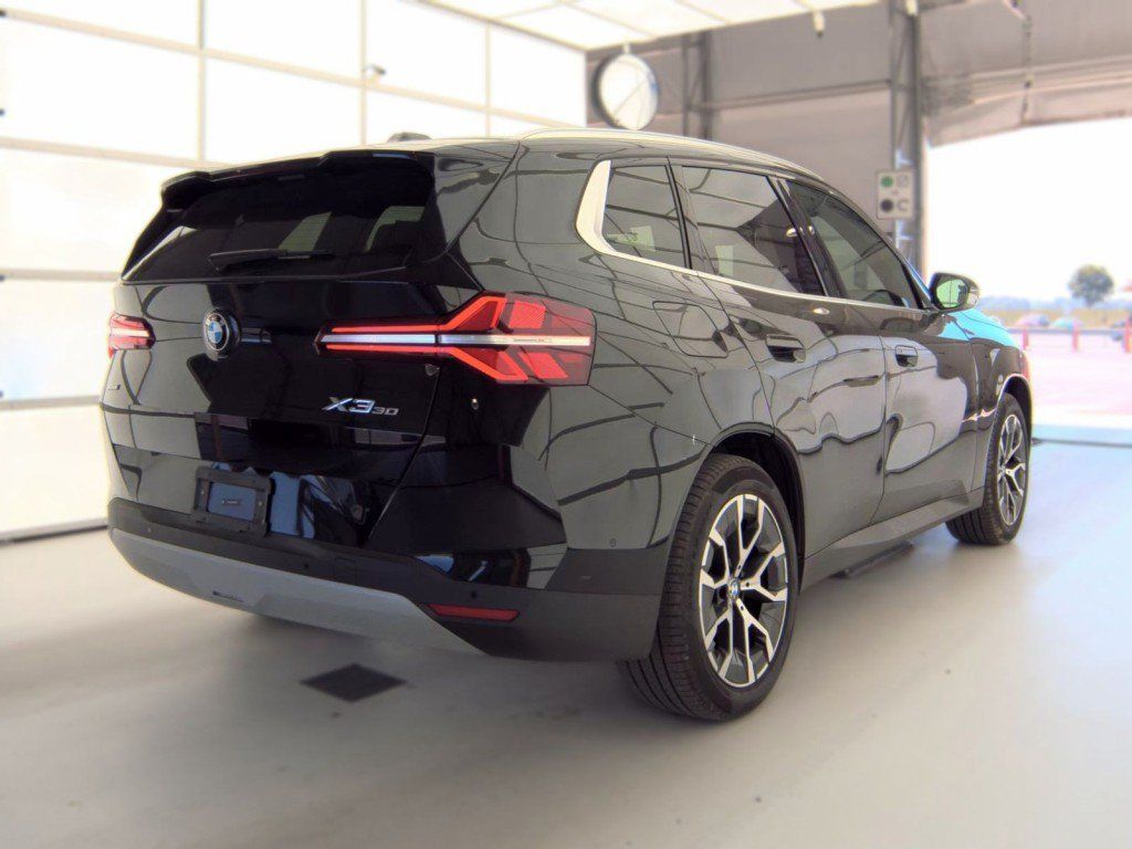 Used 2026 BMW X3 xDrive30i w/ Premium Package AWD/4WD image 3