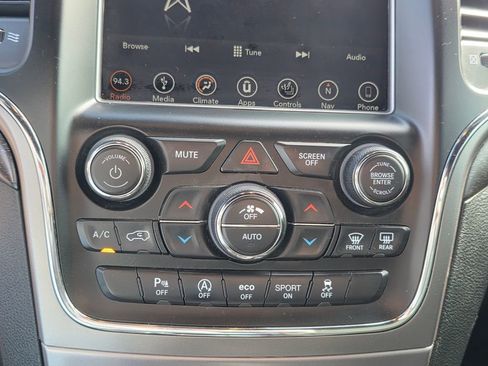 Used 2018 Jeep Grand Cherokee Laredo image 24