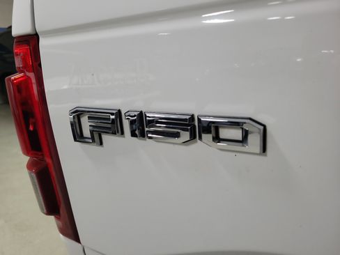 Used 2017 Ford F150 Lariat w/ Equipment Group 502A Luxury image 8