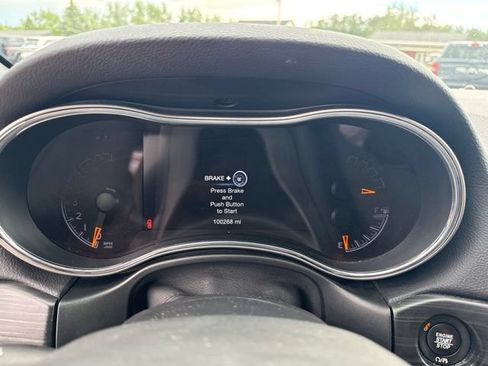 Used 2020 Jeep Grand Cherokee Altitude AWD/4WD image 19