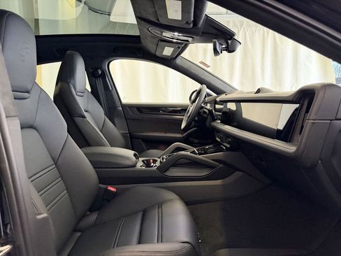 New 2026 Porsche Cayenne GTS AWD/4WD image 16
