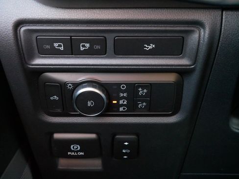 Used 2022 Ford F150 Lariat w/ Max Trailer Tow Package image 27