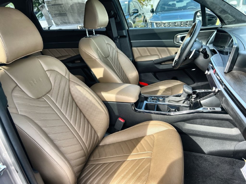 Used 2025 Kia Sorento SX Prestige w/ Olive Brown Leather Package AWD/4WD image 25