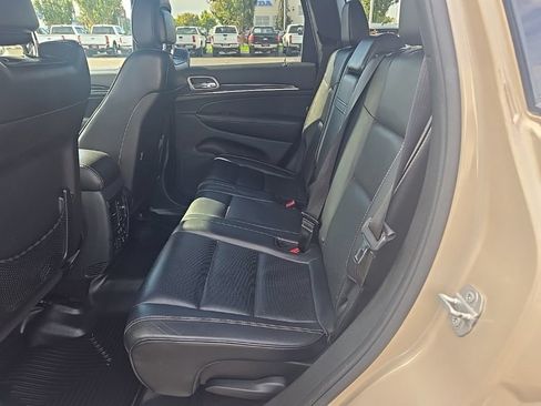 Used 2015 Jeep Grand Cherokee Overland AWD/4WD image 11