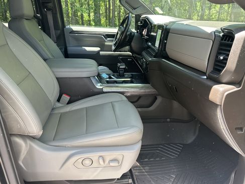 Certified 2023 Chevrolet Silverado 1500 LTZ AWD/4WD image 13