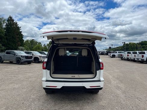 Used 2020 Lincoln Navigator Reserve w/ Luxury Package AWD/4WD image 10