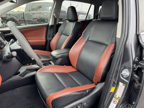 Used 2014 Toyota RAV4 Limited image 25