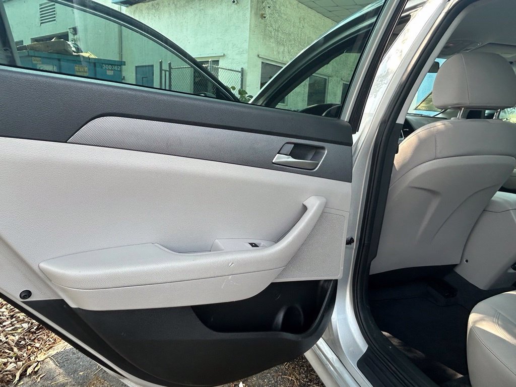 Used 2018 Hyundai Sonata SE FWD image 37