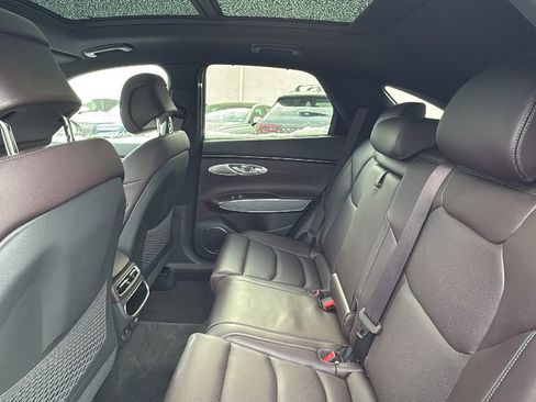 Used 2022 Genesis GV70 2.5T w/ Advanced Package image 37