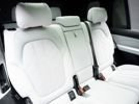 Used 2025 BMW X7 xDrive40i image 16