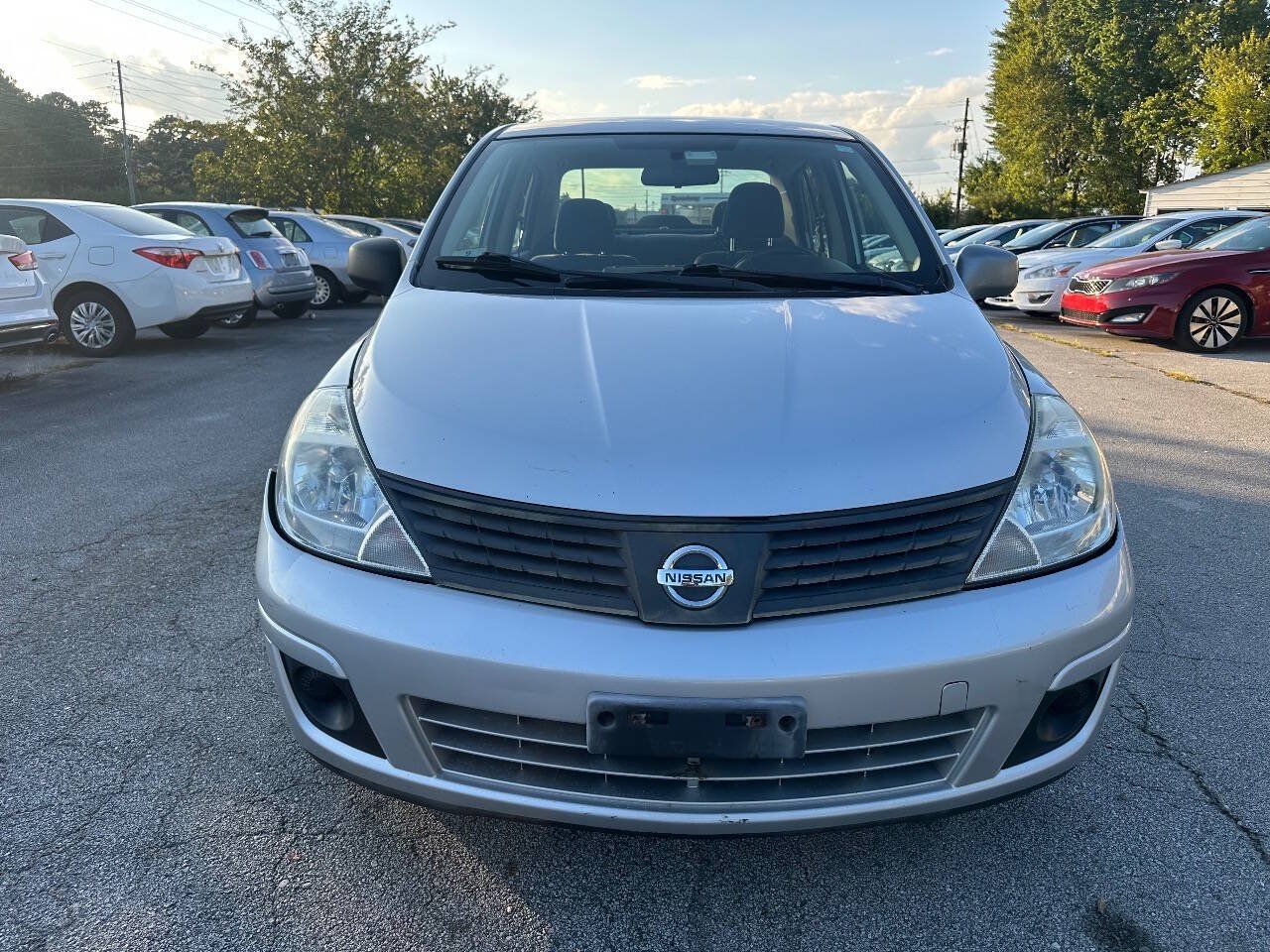 Used 2009 Nissan Versa Sedan FWD image 4