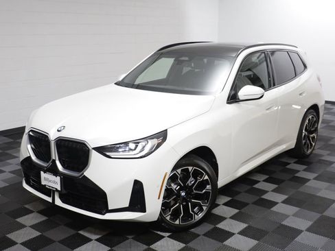 Certified 2025 BMW X3 xDrive30 w/ M Sport Package AWD/4WD image 2