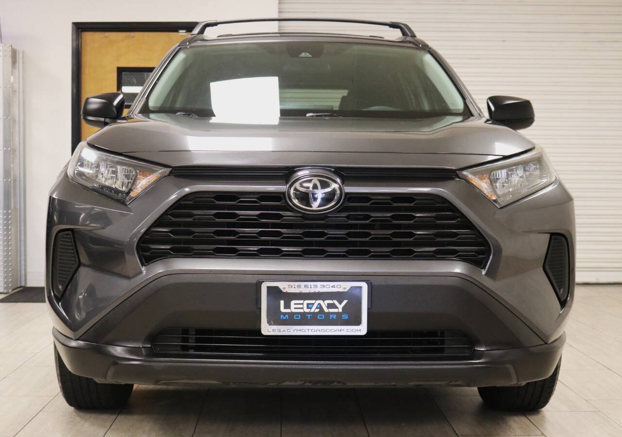 Used 2020 Toyota RAV4 LE w/ Carpet Mat Package AWD/4WD image 4
