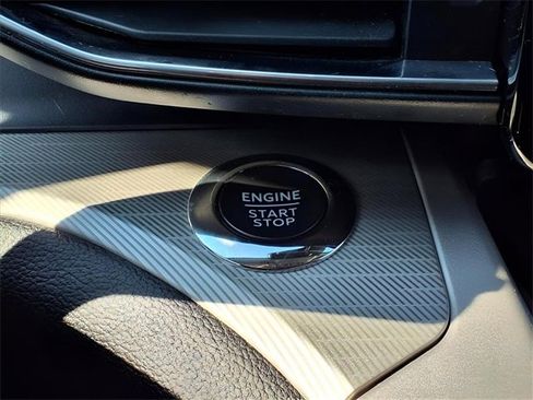 Used 2023 Ford Explorer XLT w/ Equipment Group 202A image 23