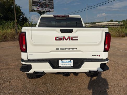 Used 2022 GMC Sierra 1500 AT4 w/ AT4 Premium Package AWD/4WD image 2
