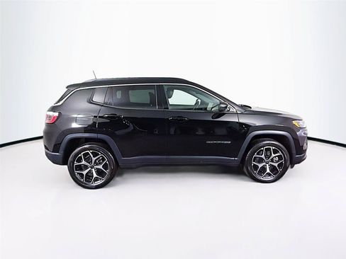 Used 2025 Jeep Compass Limited AWD/4WD image 8