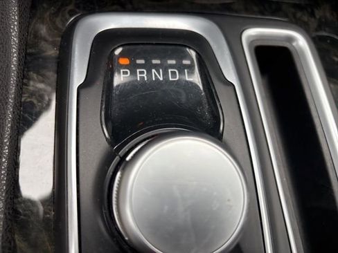 Used 2017 Chrysler 300 C image 12