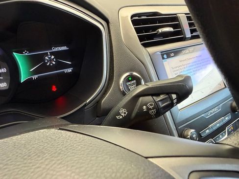 Used 2019 Ford Fusion SE FWD image 45